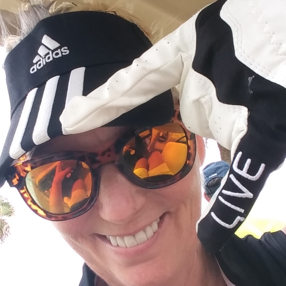 Meet your Posher, Eve - Picture 3 of 9